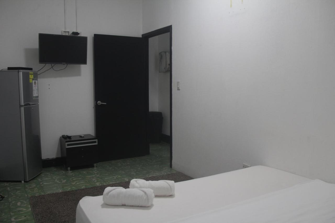 Eden'S Garden Hostel Панама Сити Екстериор снимка